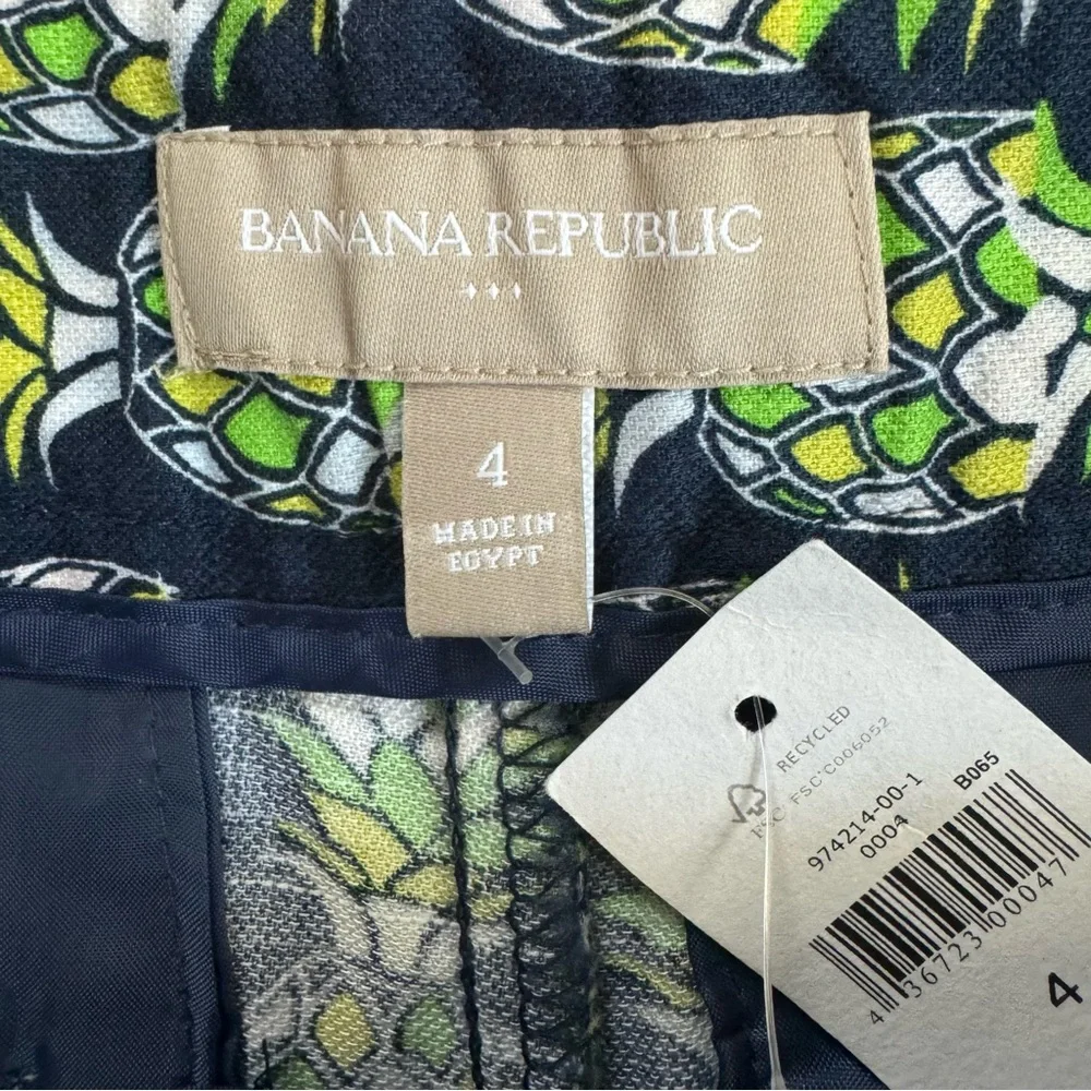 Banana Republic NWT Women's Navy Blue With Green/White Pineapples Shorts Size 4 - Picture 6 of 6